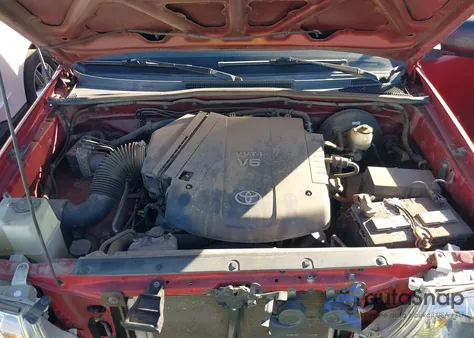 2010 Toyota Tacoma Prerunner V6 z USA, uszkodzony, nr VIN 3TMJU4GN8AM109323